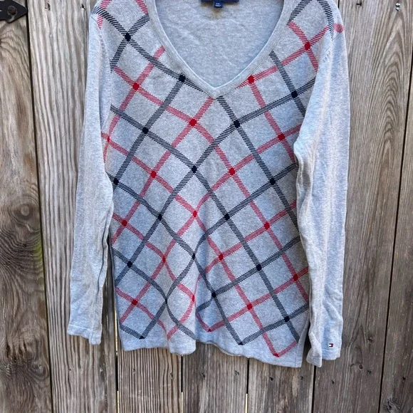 TOMMY HILFIGER Gray Plaid V neck Sweater Women’s Large - Picture 3 of 9
